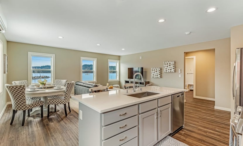 Two waterfront condos with High-Speed WiFi and Private Washer/Dryer Sets!