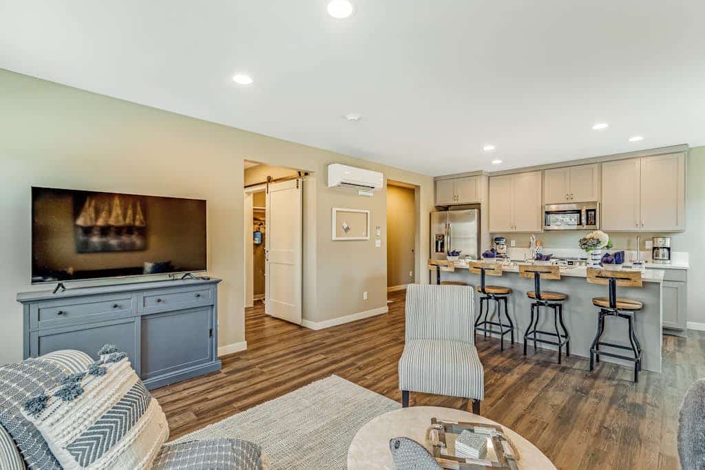 Two waterfront condos with High-Speed WiFi and Private Washer/Dryer Sets!