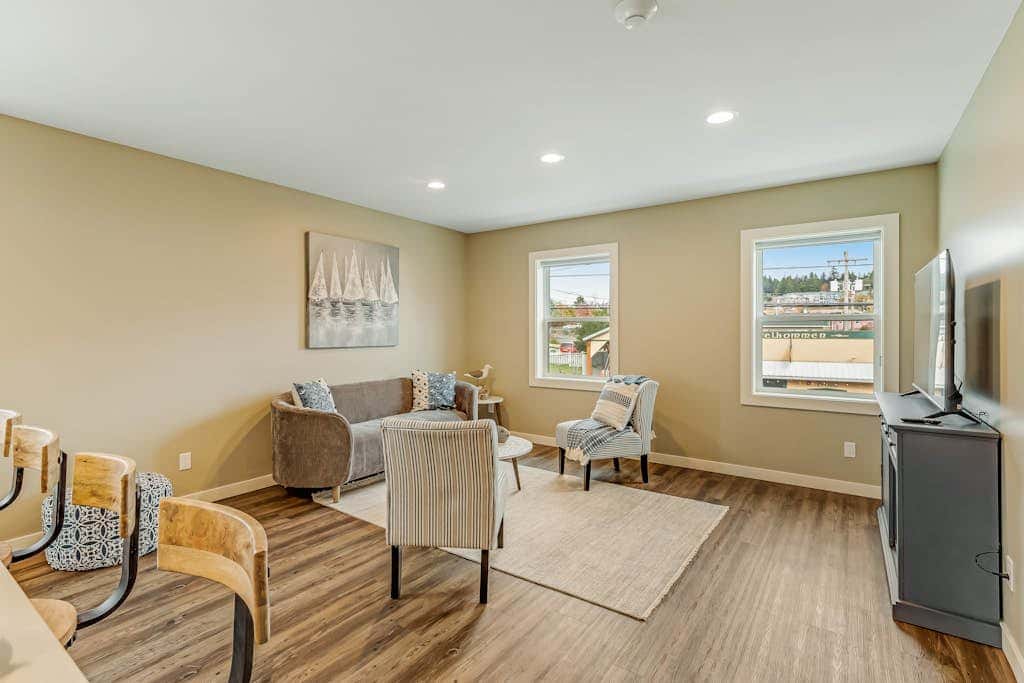 Liberty Bay Loft & Front Street Suite