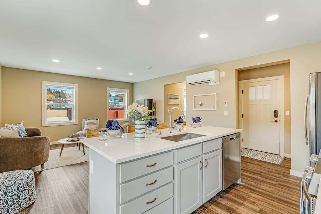 Liberty Bay Loft & Front Street Suite