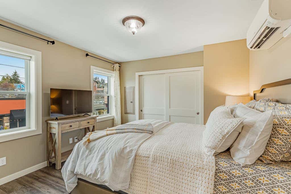 Liberty Bay Loft & Front Street Suite