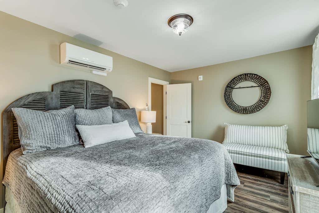Liberty Bay Loft & Front Street Suite