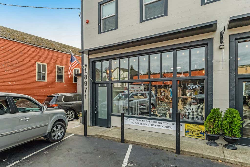 Liberty Bay Loft & Front Street Suite