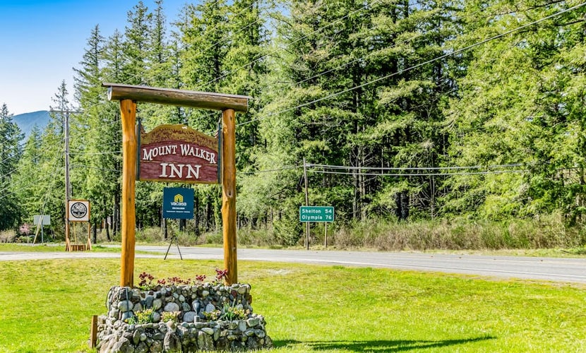 Complete multi-room inn for large group destination near Olympic National Park
