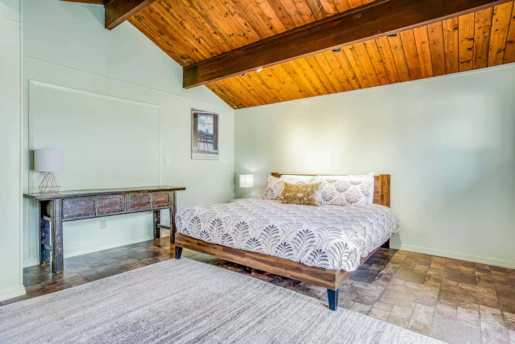 Innkeeper's Lodge at Mount Walker Inn