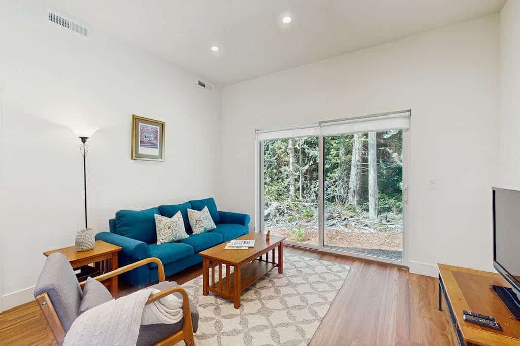 Charming Retreat for Two w/ Great Views, Near Golf & Beach, Wifi, Close to Town