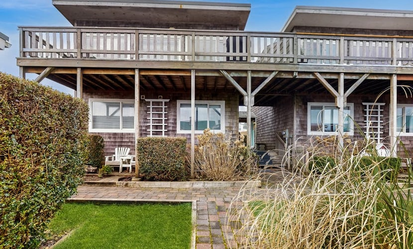 Oceanview & dog-friendly home with fenced yard - dig for clams