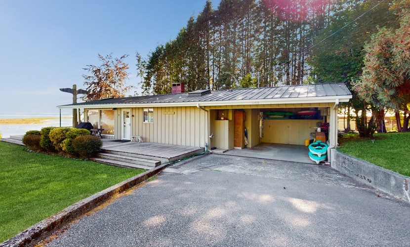 Peaceful Waterfront Living in Gig Harbor – Coastal Comfort & Charm