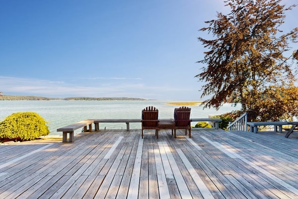 Peaceful Waterfront Living in Gig Harbor – Coastal Comfort & Charm