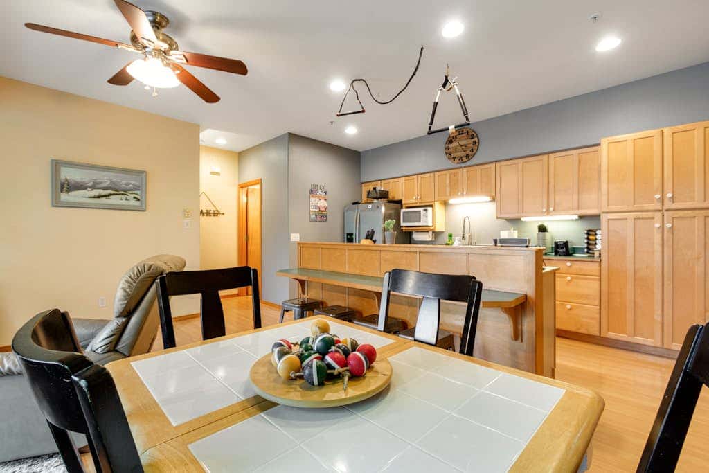 Lake Sutherland Ski Condo