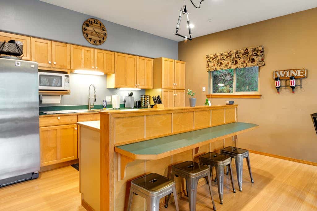 Lake Sutherland Ski Condo