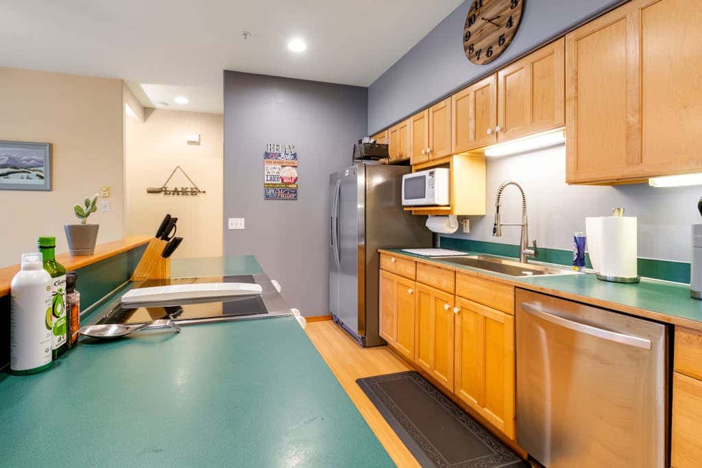 Lake Sutherland Ski Condo
