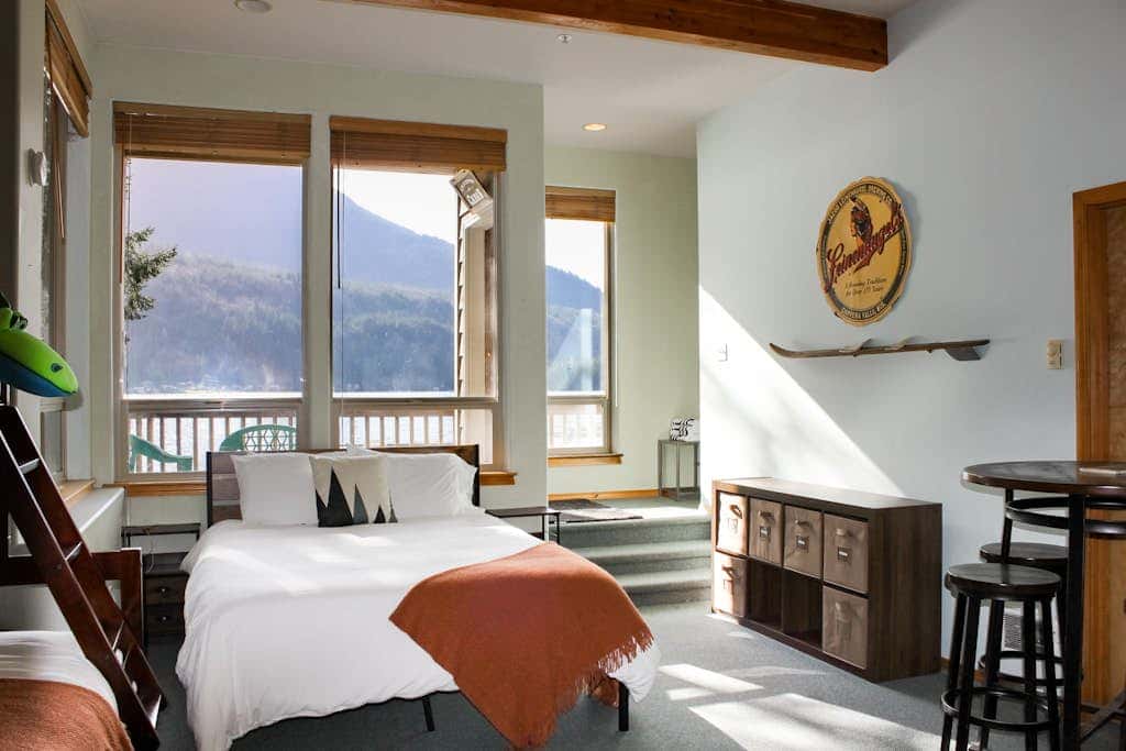 Lake Sutherland Ski Condo