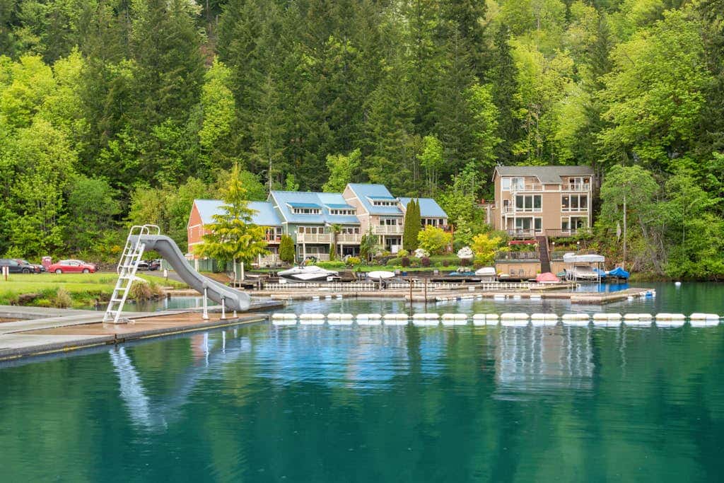 Lake Sutherland Ski Condo