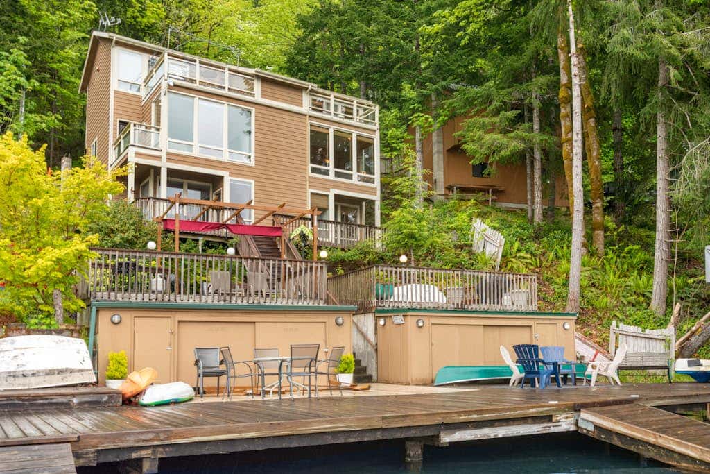 Lake Sutherland Ski Condo
