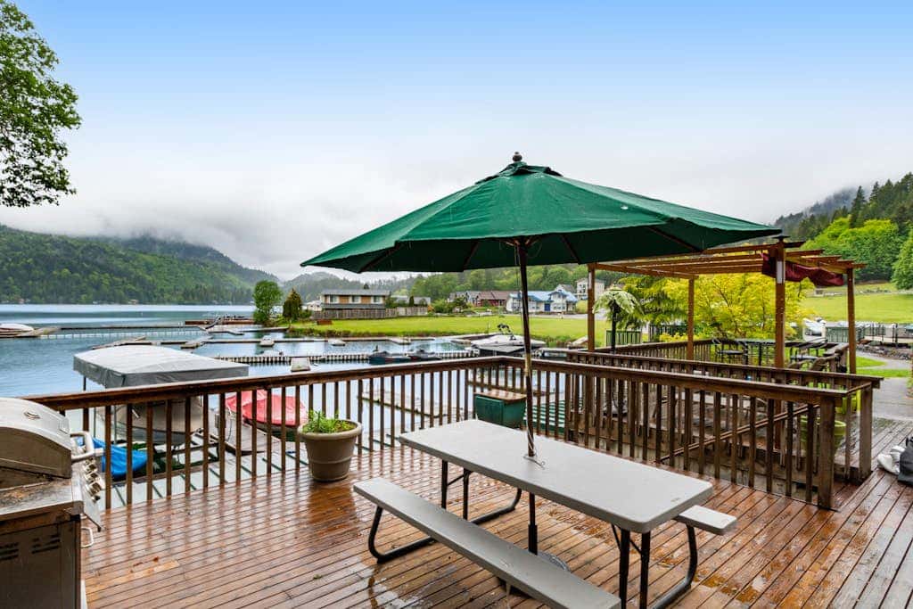 Lake Sutherland Ski Condo