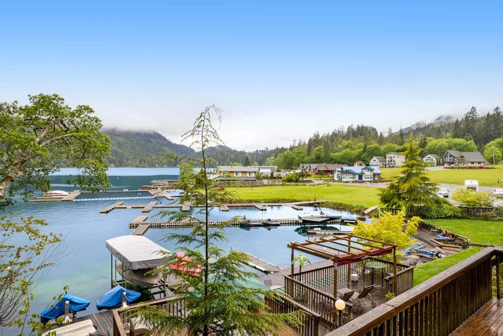 Lake Sutherland Ski Condo