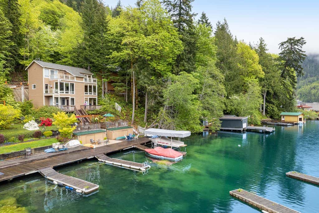Lake Sutherland Ski Condo