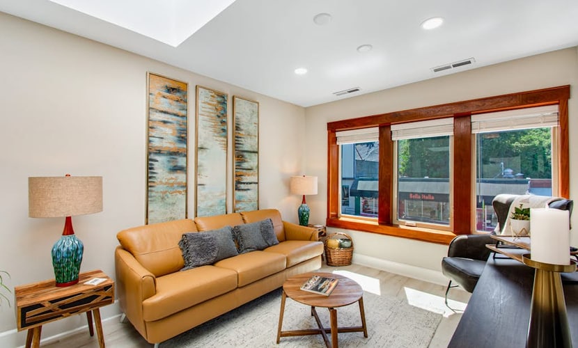 Downtown loft + studio with water/city views, 2 full kitchens, & free WiFi