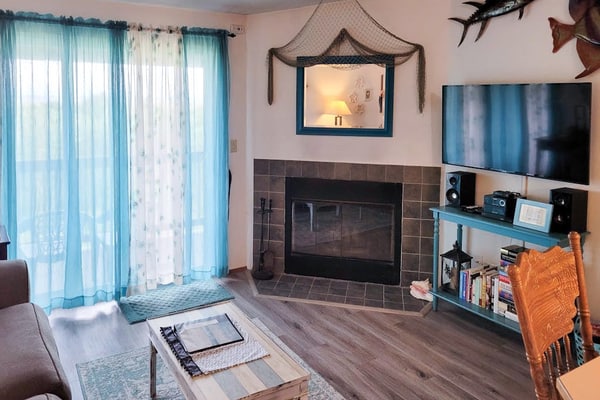 Oceanfront, dog-friendly condo with sunset view & prime walkable location