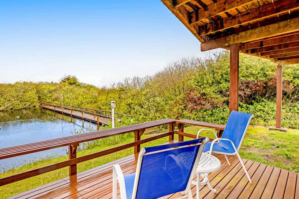 Oceanfront beach house near town with washer/dryer- dog-friendly
