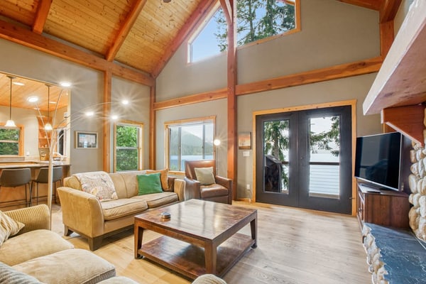 Inviting waterfront home with game room, mountain view & kayaks