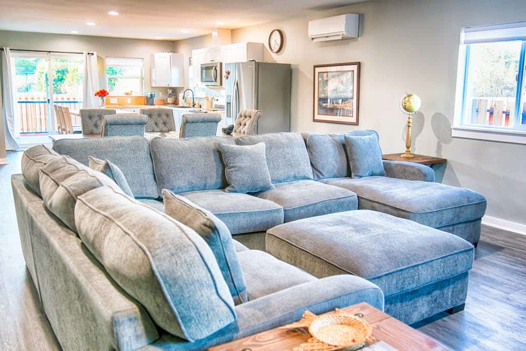 Companionable house with central AC, washer/dryer, firepit, gas grill, & patio