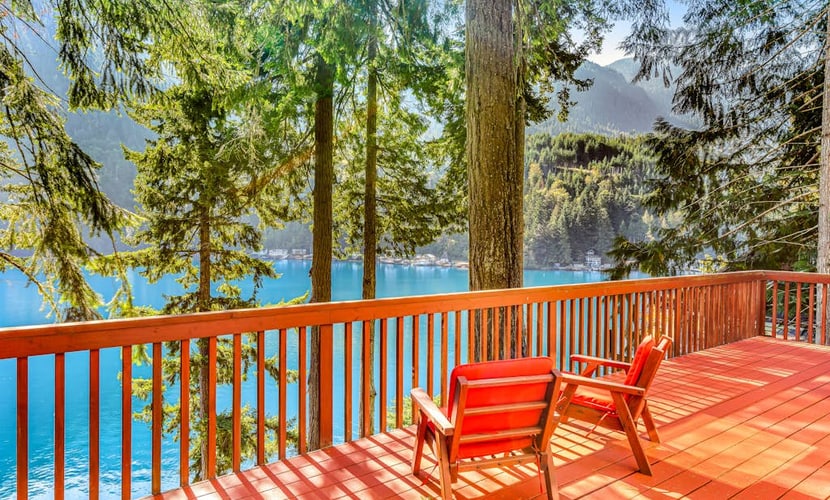 Lakefront home with stunning views, private hot tub, dock & 2-story deck