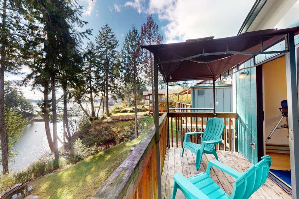Puget Sound Waterfront Home-WIFI, Kayaking, Partial A/C