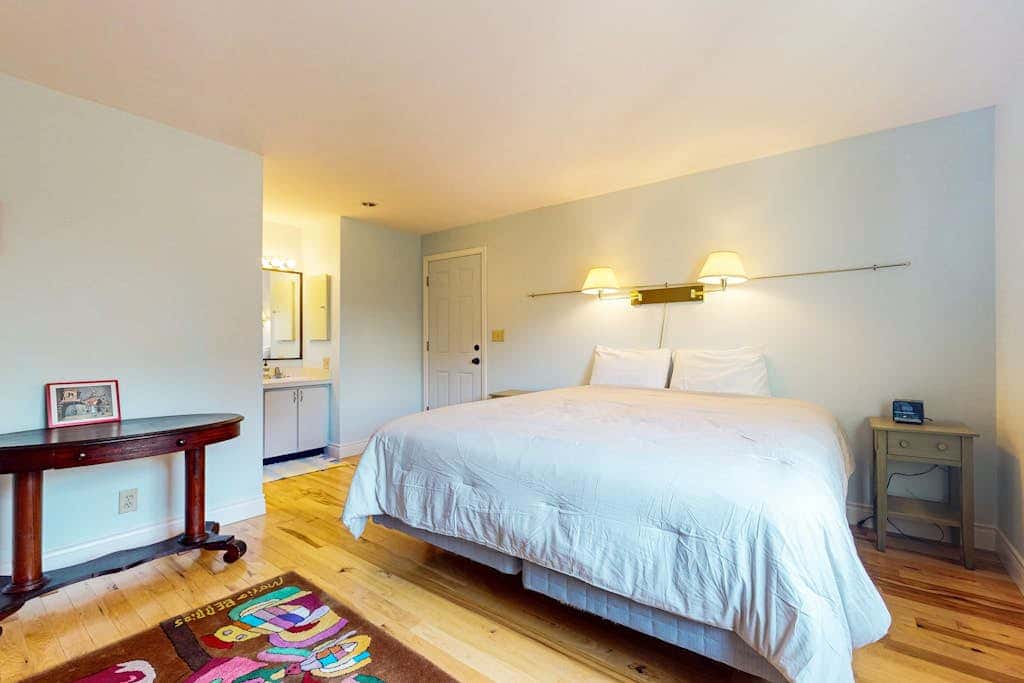 Bayfront Retreat B