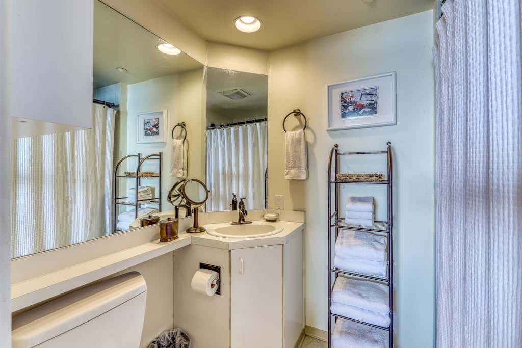 Newmark Tower Soundview Suite