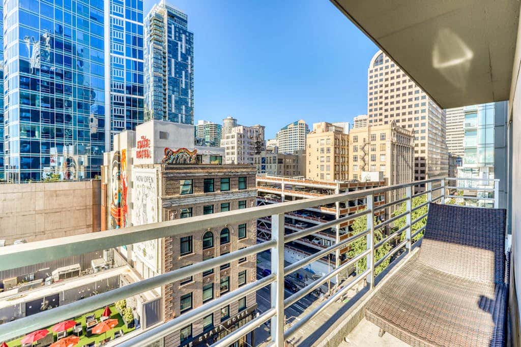 Newmark Tower Soundview Suite