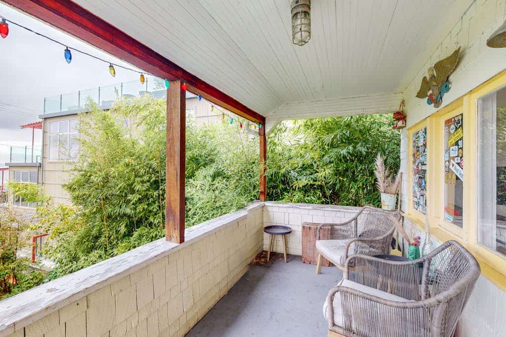Original West Seattle beach cottage with amazing Elliott Bay views - dogs OK