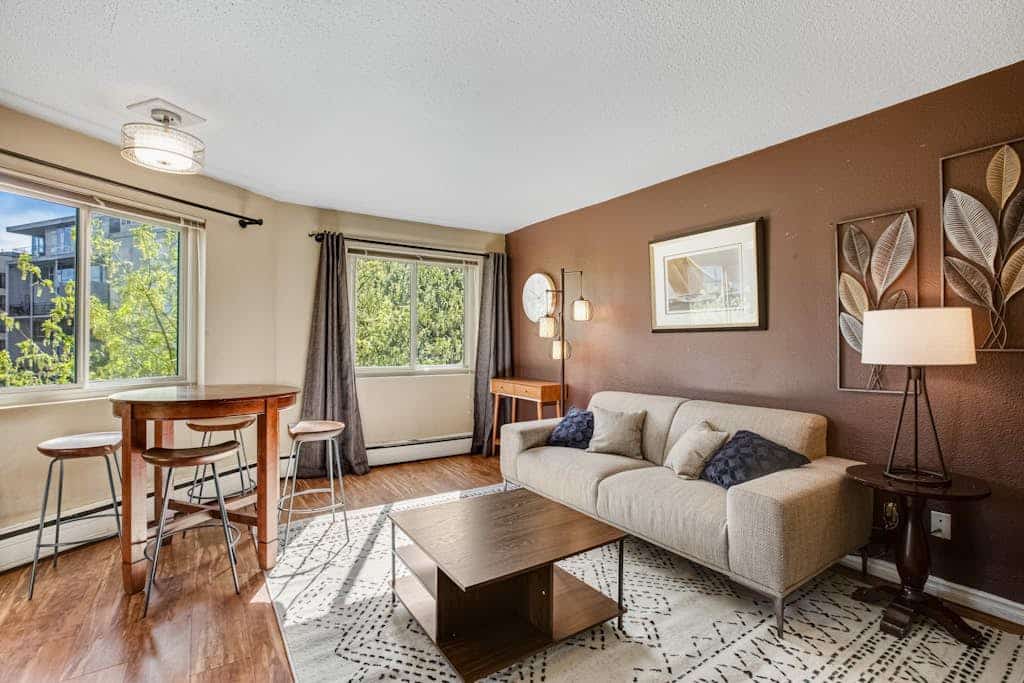 Downtown condo with WiFi, partial AC, balcony