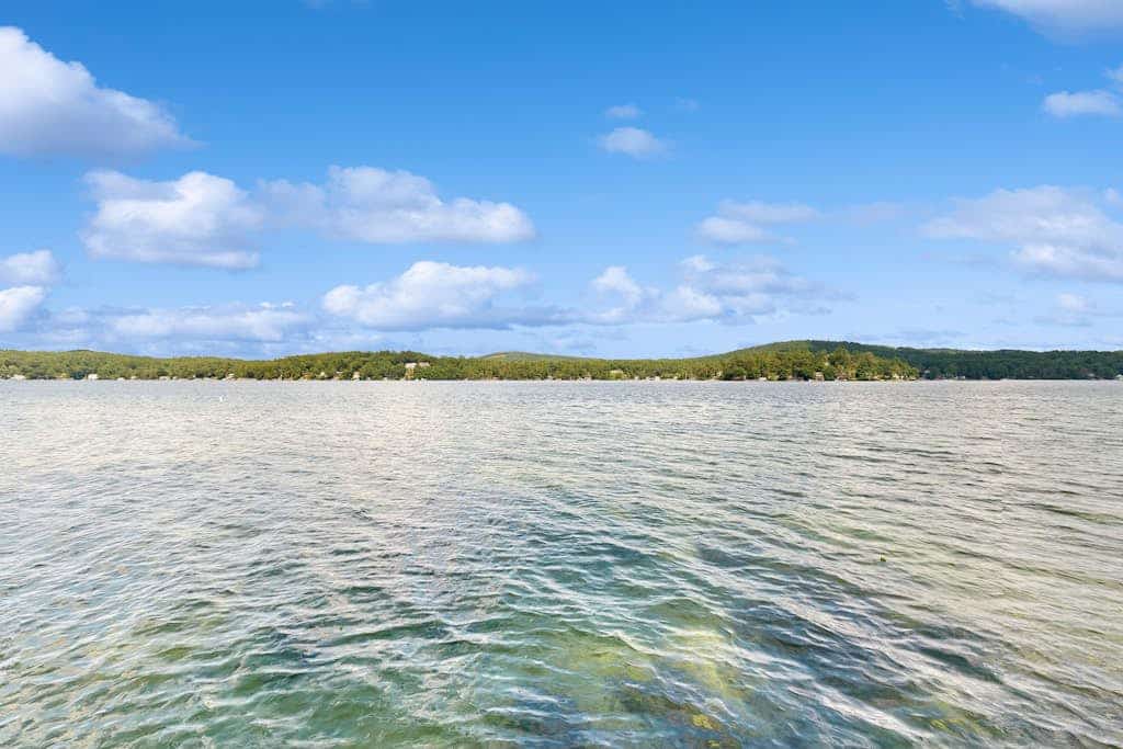 Attractive studio in waterfront location w/free WiFi, water views, kitchenette