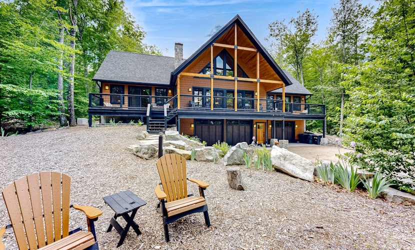 Charming 3 story retreat in the shadows of Lake Winnipesaukee