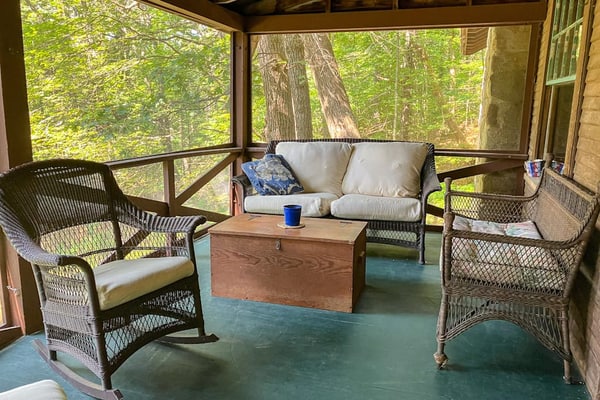 Cozy cottage near Lake Kanasatka with kayaks , dog-friendly