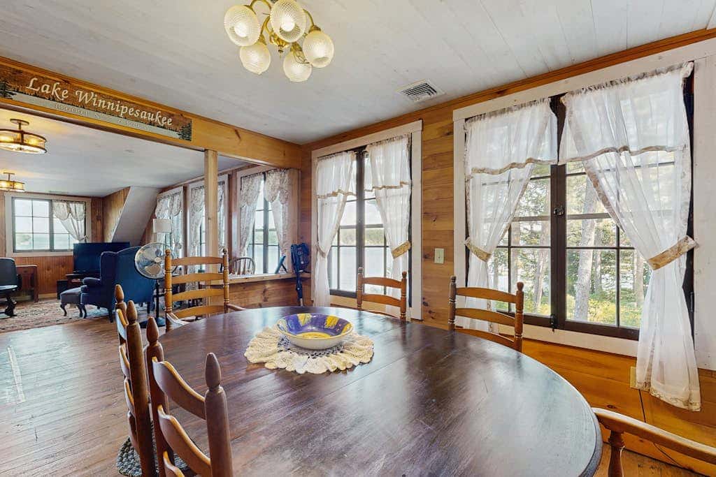 Meredith Lakefront Lodge on Lake Winnipesaukee