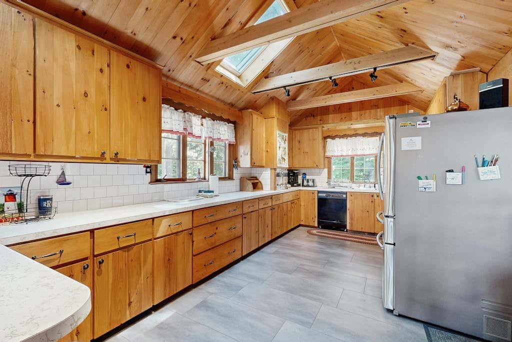 Meredith Lakefront Lodge on Lake Winnipesaukee