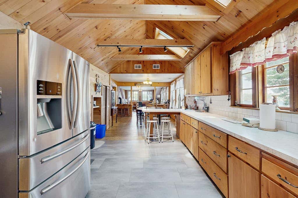 Meredith Lakefront Lodge on Lake Winnipesaukee