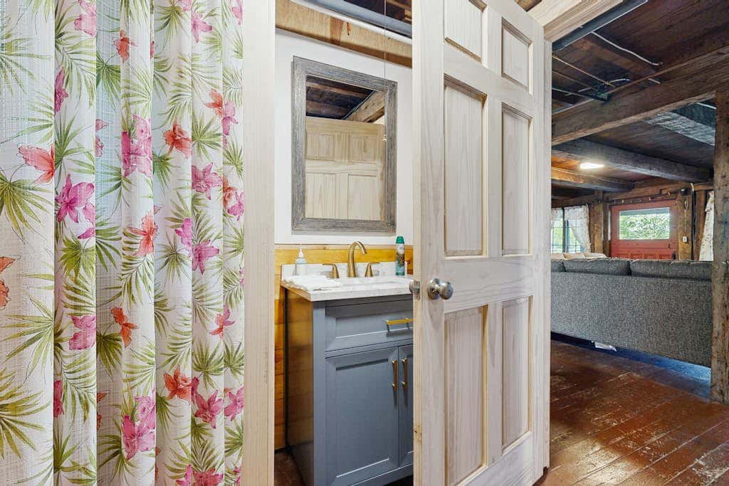 Meredith Lakefront Lodge on Lake Winnipesaukee