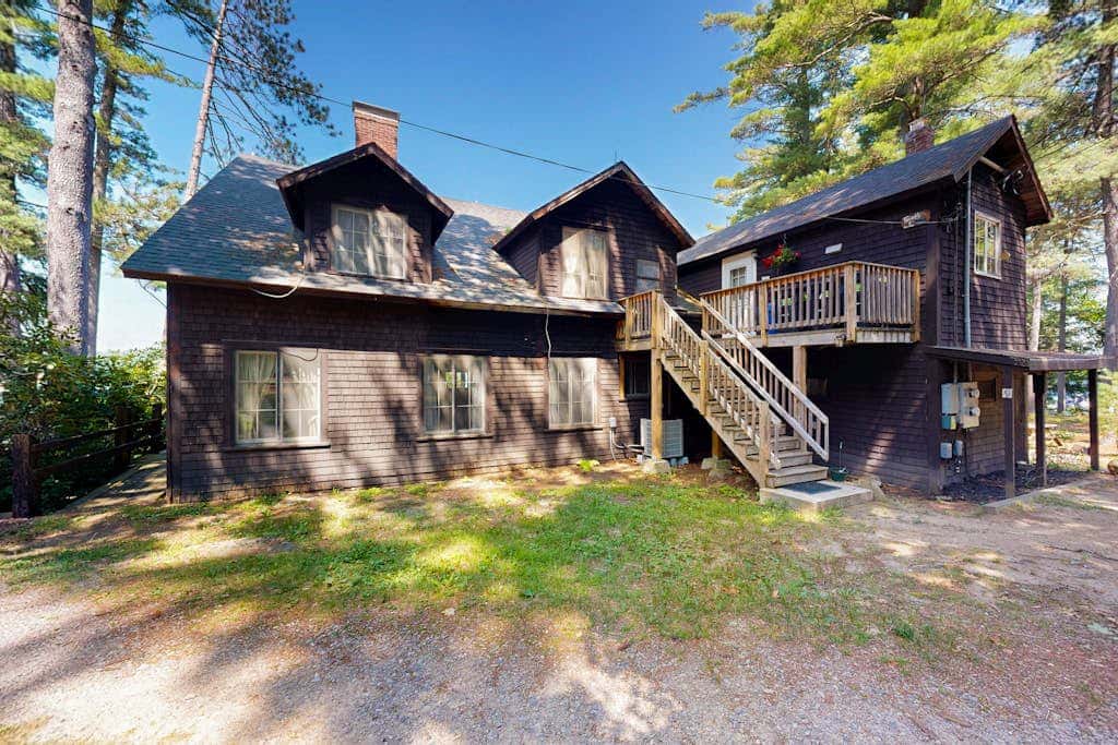 Meredith Lakefront Lodge on Lake Winnipesaukee