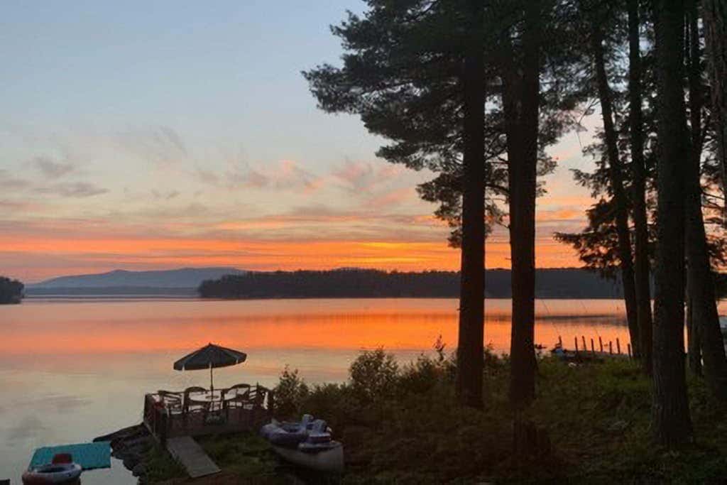 Meredith Lakefront Lodge on Lake Winnipesaukee