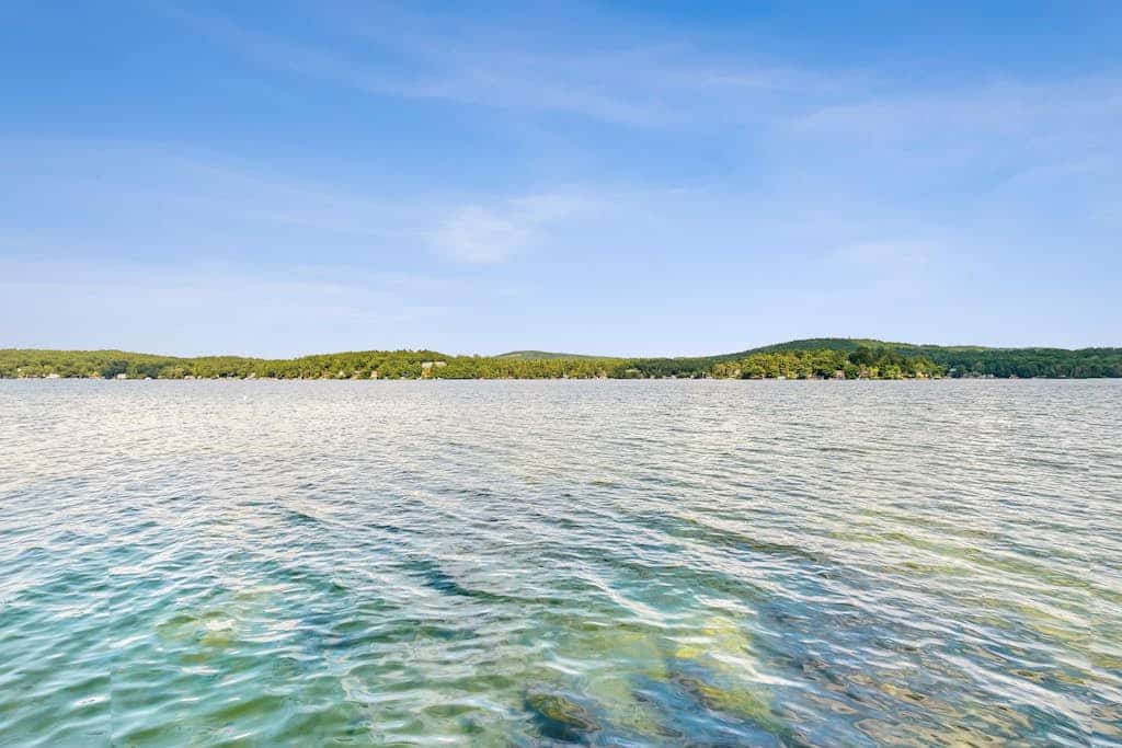 Cozy hotel-style suite right on the water, shared patio, free WiFi