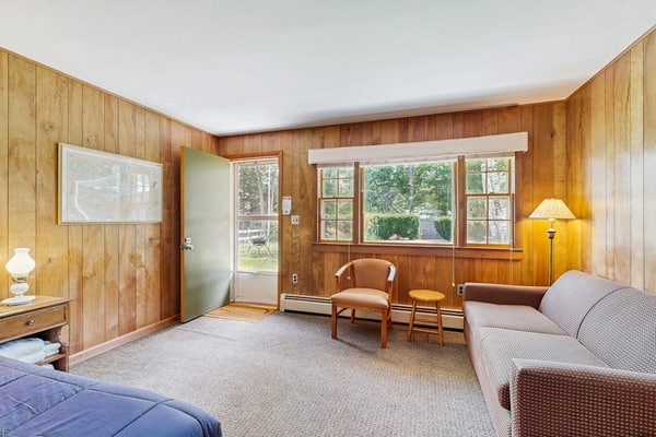 Attractive & convenient studio steps to water w/WiFi, water views, & kitchenette