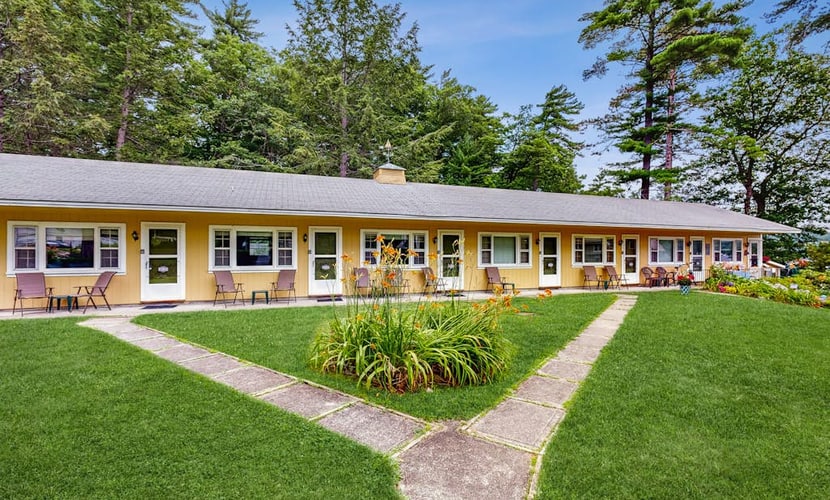 Terrific studio suite right on the water w/free WiFi, bay views, kitchenette