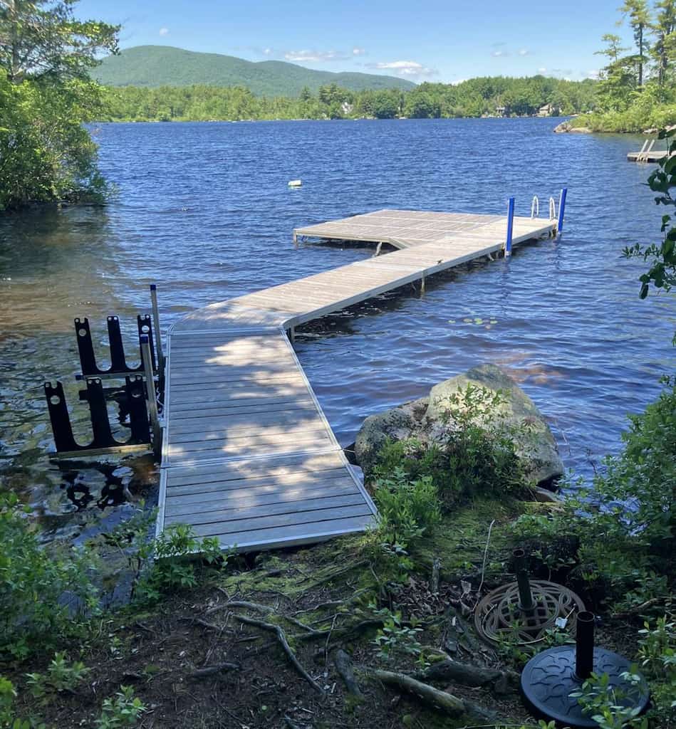 Beautiful updated lakefront home with a washer/dryer, grill & dog-friendly