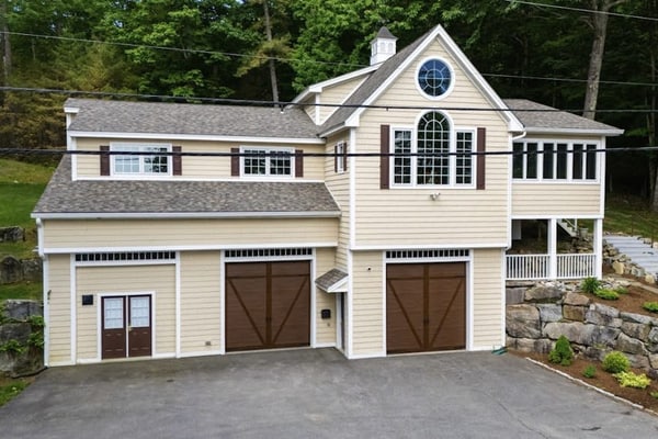 Stunning lakefront hideaway with water view, beach access & dock