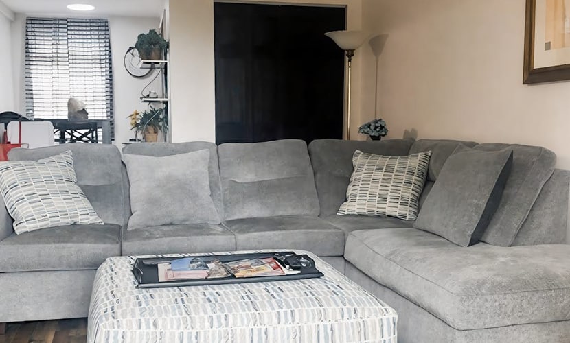 Charming lakeside condo with pool, tennis, balcony, & fast WiFi