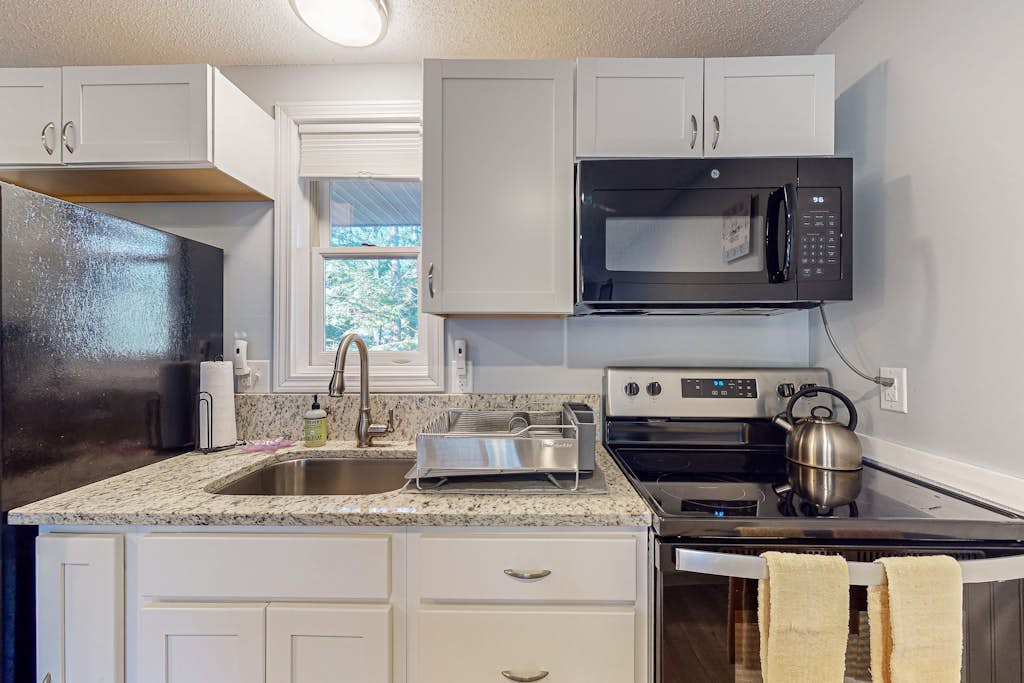 Misty Harbor Resort - Unit 210